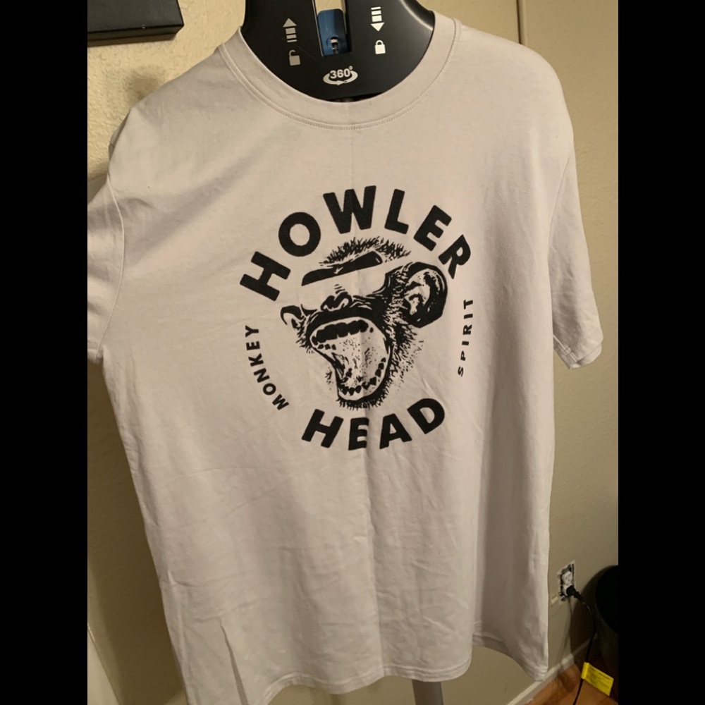 Nwot men’s T-shirt